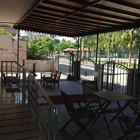 Mutado Hotel 2*