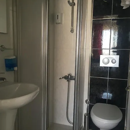 Mutado Hotel 2*